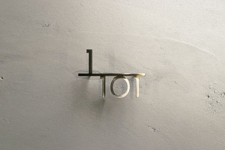 ステンレス製ルームナンバー【RAUM】マンション・集合住宅向け｜番地のみ｜オーダーメイド対応｜複数注文割引あり