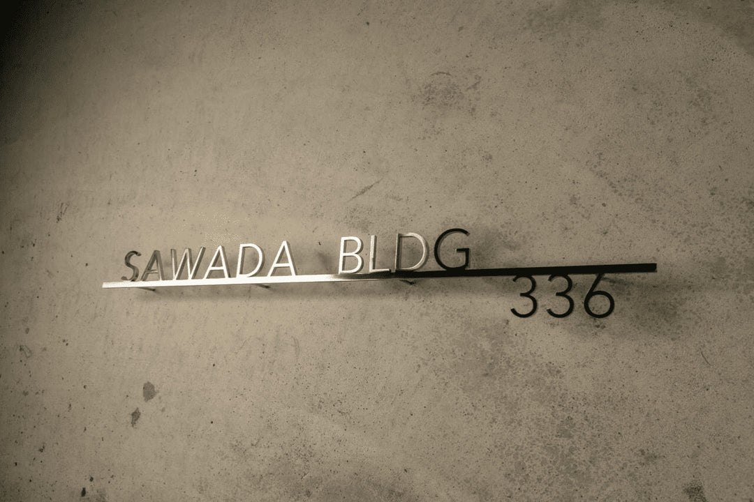 6mm厚 ステンレス製シルバー表札【Avenir shine】選べる番地オプション 極厚 オーダーメイド