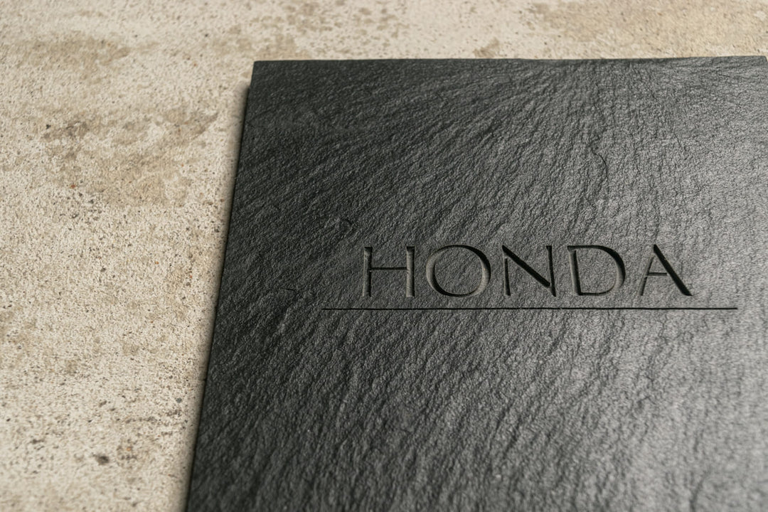 スレート表札【揺らぎ -Yuragi-】｜玄昌石 ｜150角タイル｜取り外し可能な簡単取付｜マンション・アパートにも