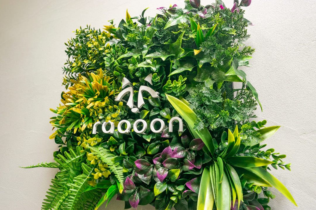 フェイクグリーン看板【Midoria】オーダーメイド製作｜お店やオフィスを彩るサインボード