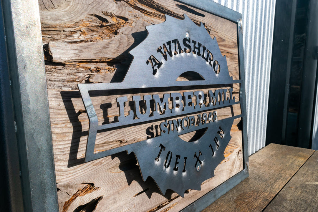 ショップロゴを基にしたステンレス製の切り文字看板を制作します