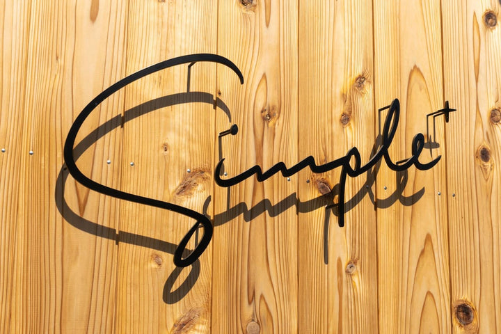 ショップロゴを基にしたステンレス製の切り文字看板を制作します